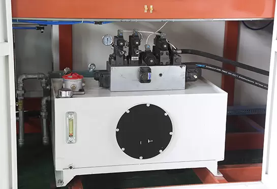 Система с гидравлическим приводом может обеспечить адекватную скорость движения и сильную силу удара.