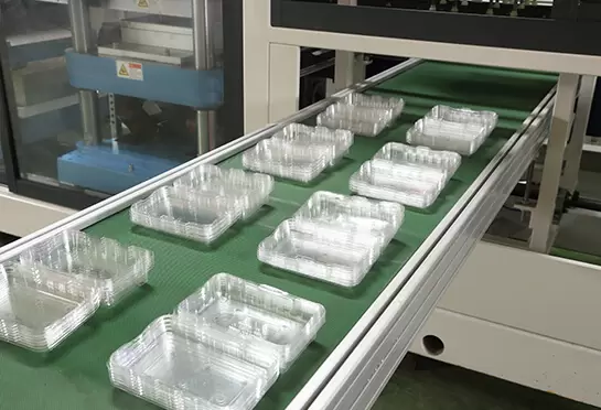 Низкий центр тяжести и высота готовой продукции, а также стабильная работа обеспечивают простоту эксплуатации и удобство просмотра.